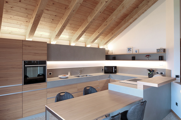 CUCINA PENISOLA BANCONE LEGNO S